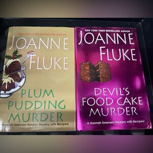 Joanne Fluke Mystery Book Set Plum Pudding Murder and Devil’s Food Cake Murder
